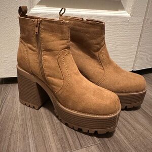 UNIONBAY Chunky Heel Tan Boots